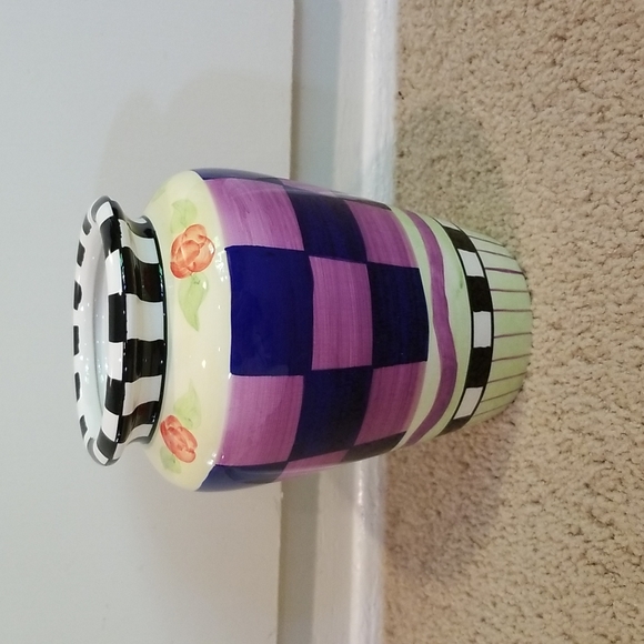 Wangs International porcelain vase - Picture 1 of 6